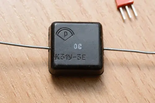 К31У-3Е 2 250в 220пф фото 2
