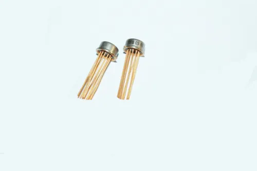 122УН2А микросхема фото 2 122УН2А микросхема фото 2