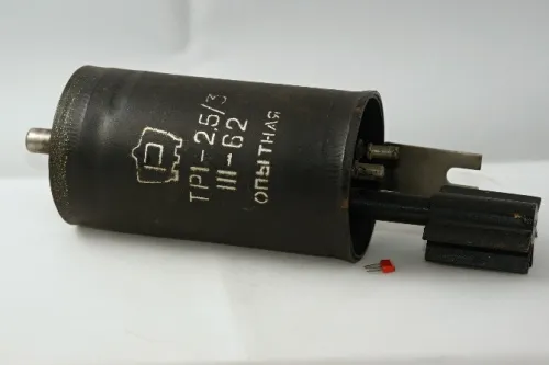 ТР1-2.5/3 тиратрон фото 2 ТР1-2.5/3 тиратрон фото 2